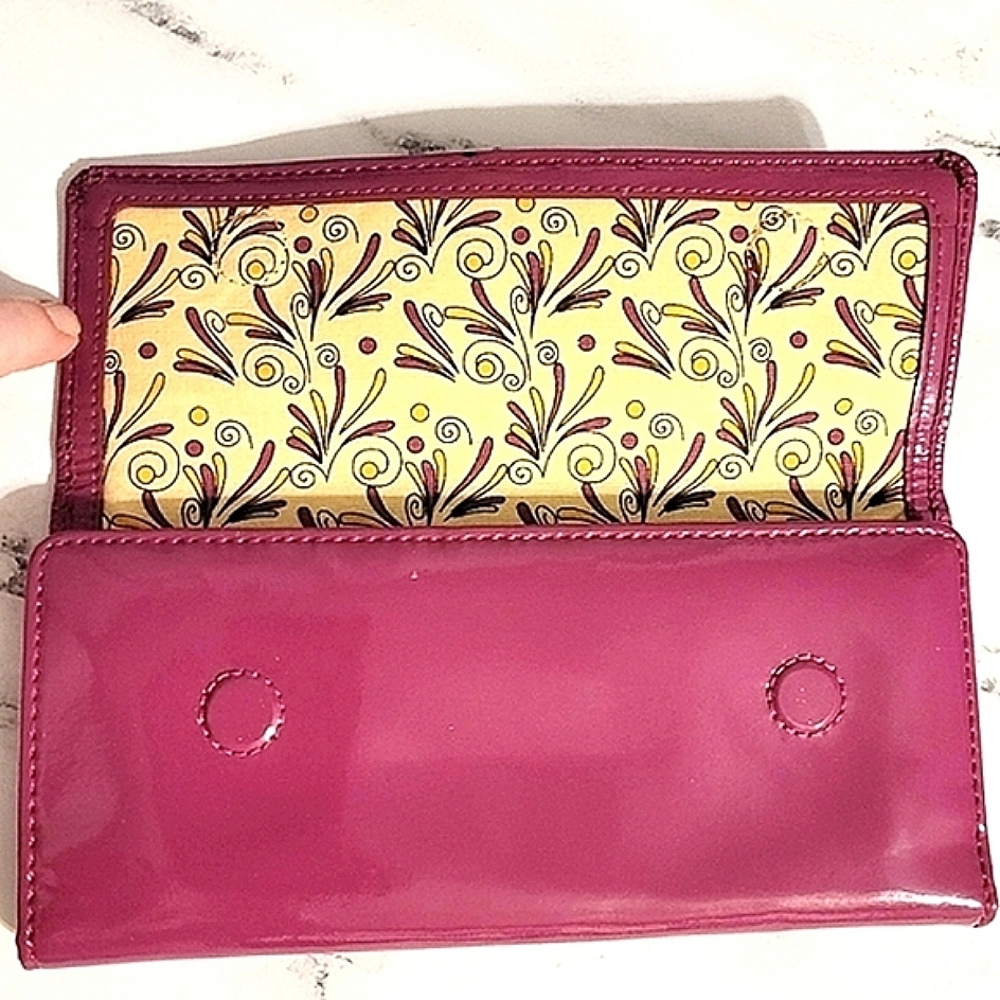 HOBO The Original Hot Pink Genuine Patent Leather 'Sadie' Wallet - Picture 3 of 7